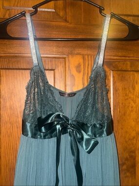Victoria's Secret Emerald Green Lace & Pleated Satin Chemise